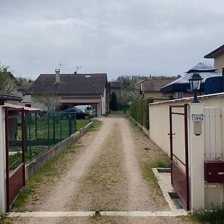 Au Gres Du Vent Lägenhet Ruy-Montceau Exteriör bild
