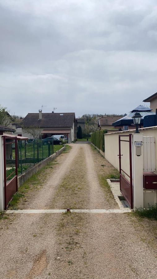 Au Gres Du Vent Lägenhet Ruy-Montceau Exteriör bild